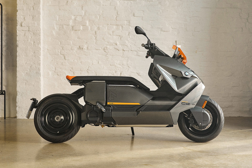 BMW CE 04 ELECTRIC SCOOTER - Notable Distinction